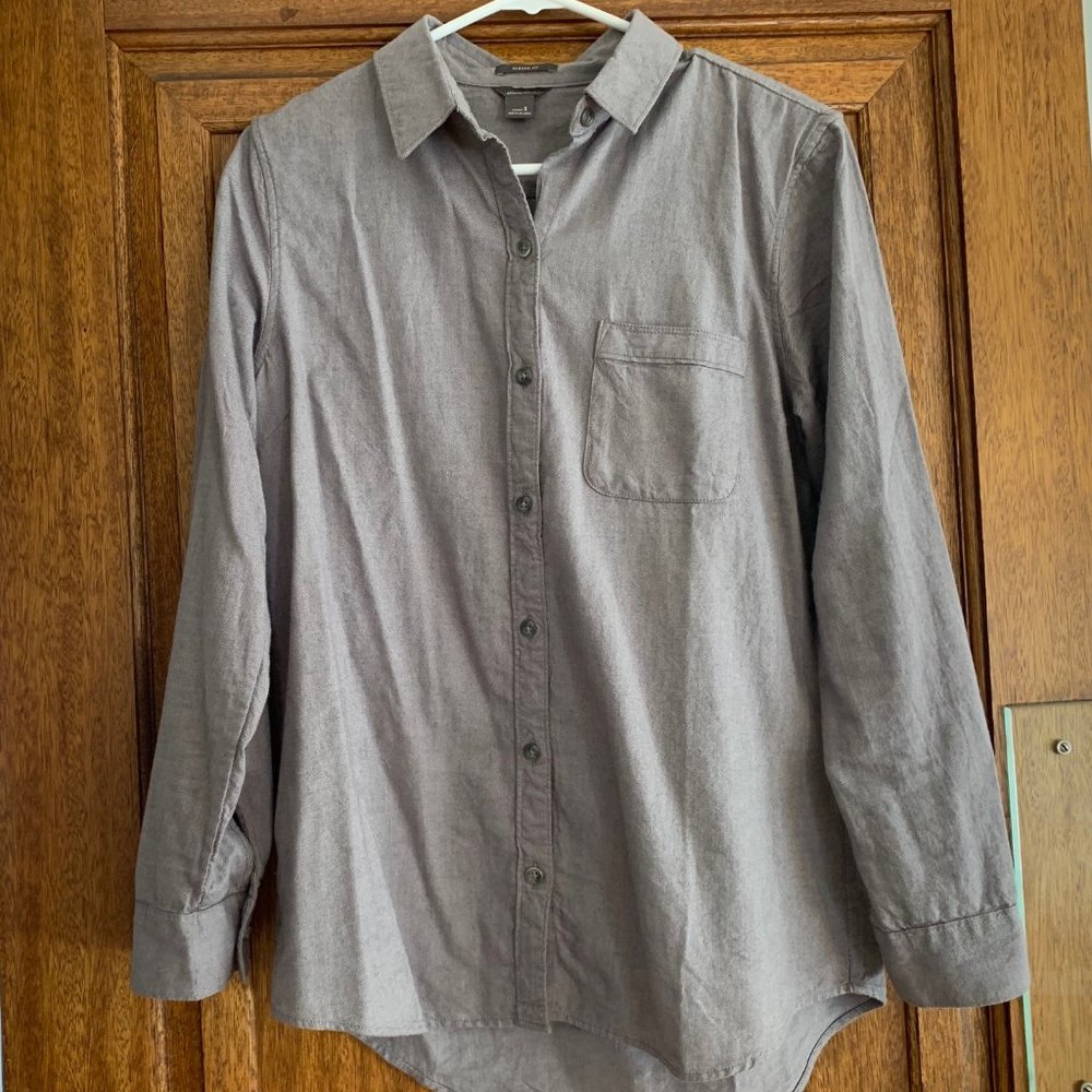 Eddie Bauer Classic Fit Pocket Shirt